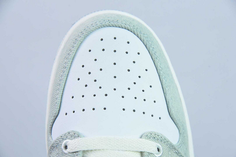 Air Jordan 1 Low SE